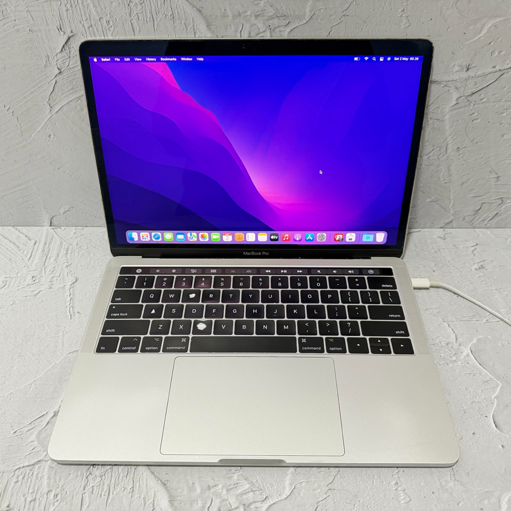 Macbook Pro Touchbar 13 inch 2017 A1706 Second Bergaransi