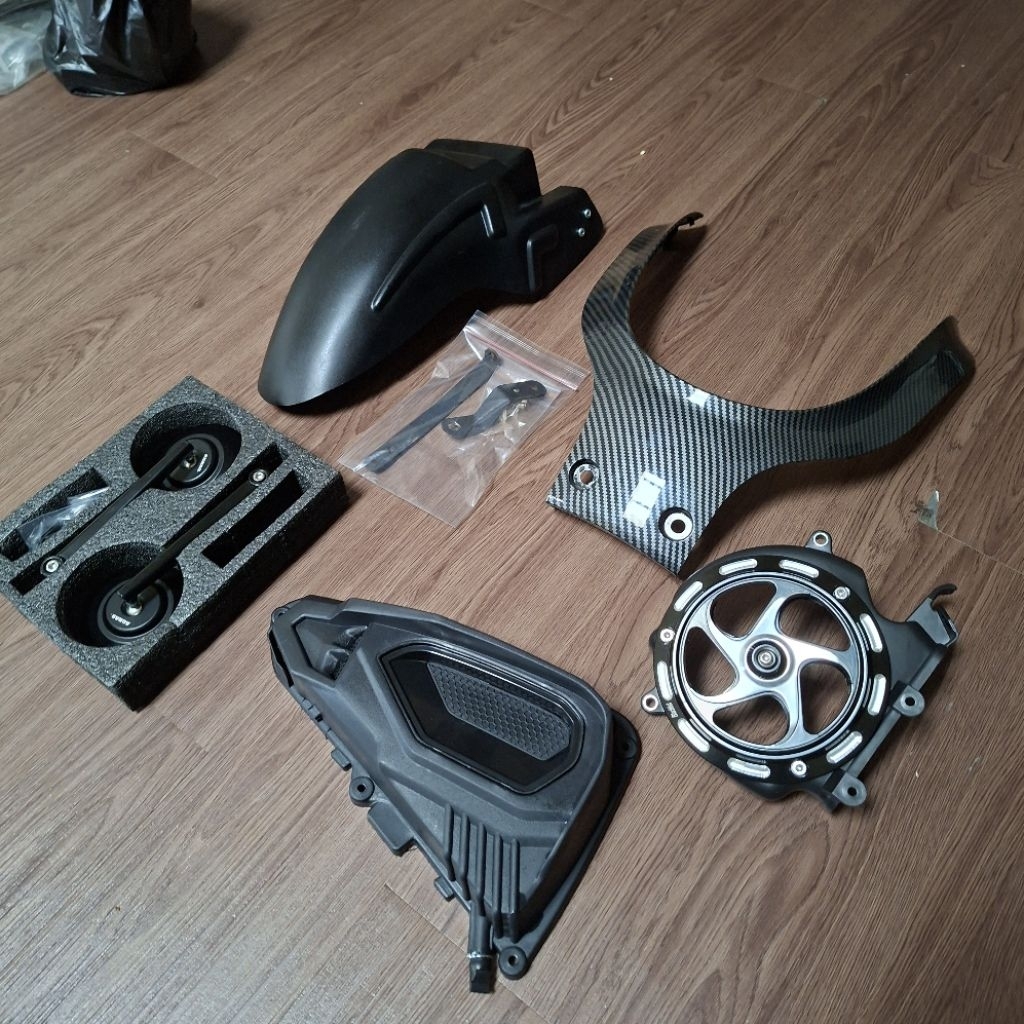 Aksesoris modifikasi motor PNP beat, genio, scoopy (cover panel, spion, spiner,box filter, hager)