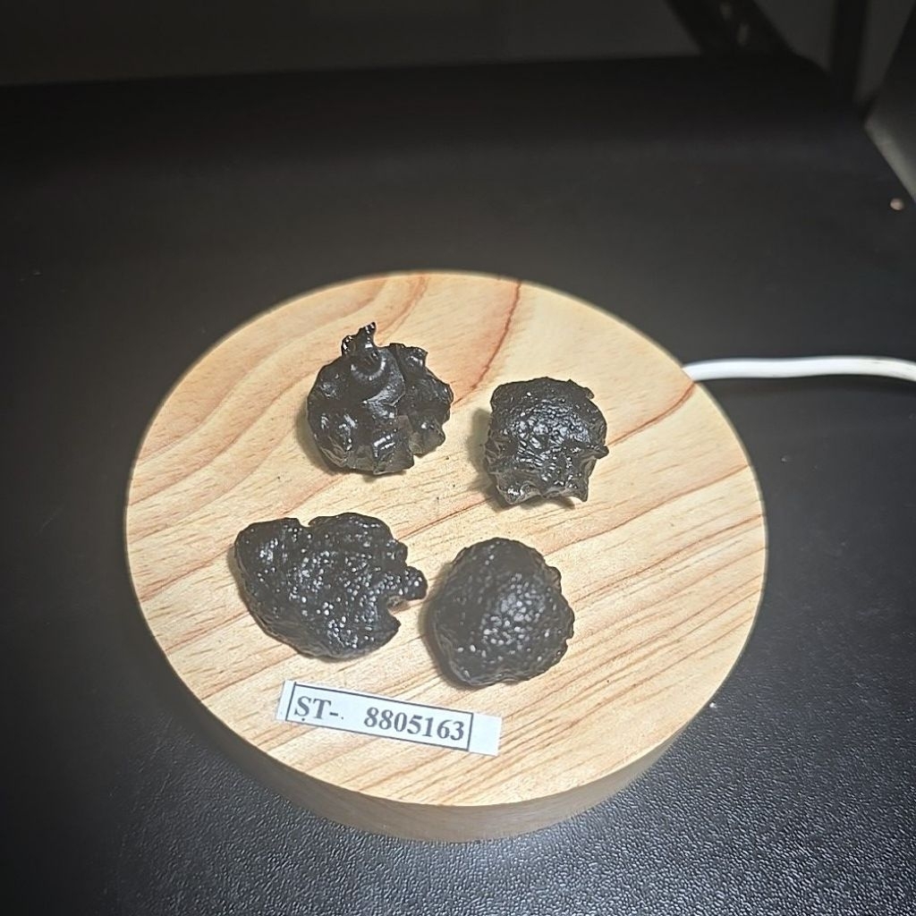 SATAM METEORITE TEKTITE ROUGH BATU ASLI