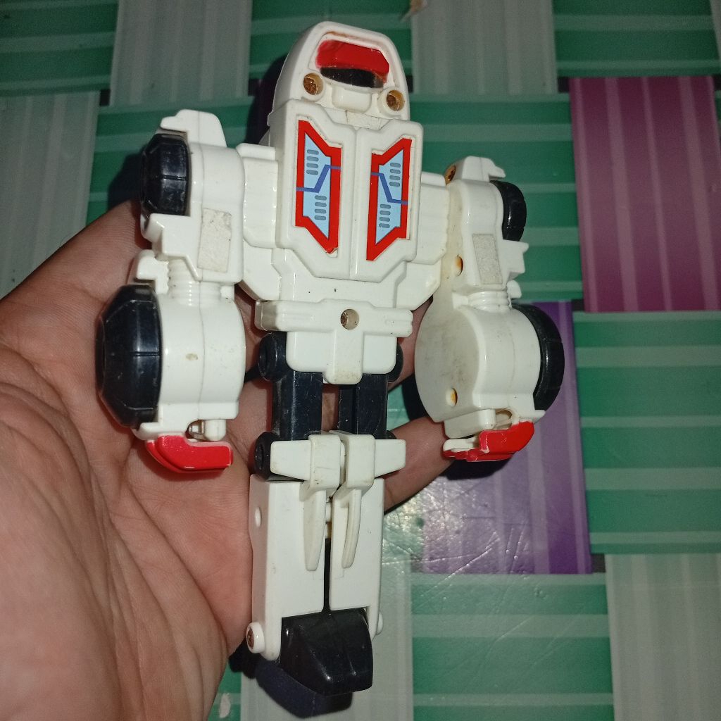 hokben toys white robot car figure