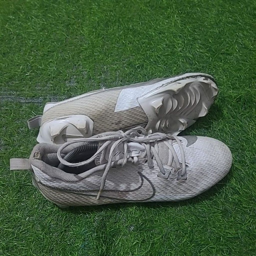 sepatu football nike size 45