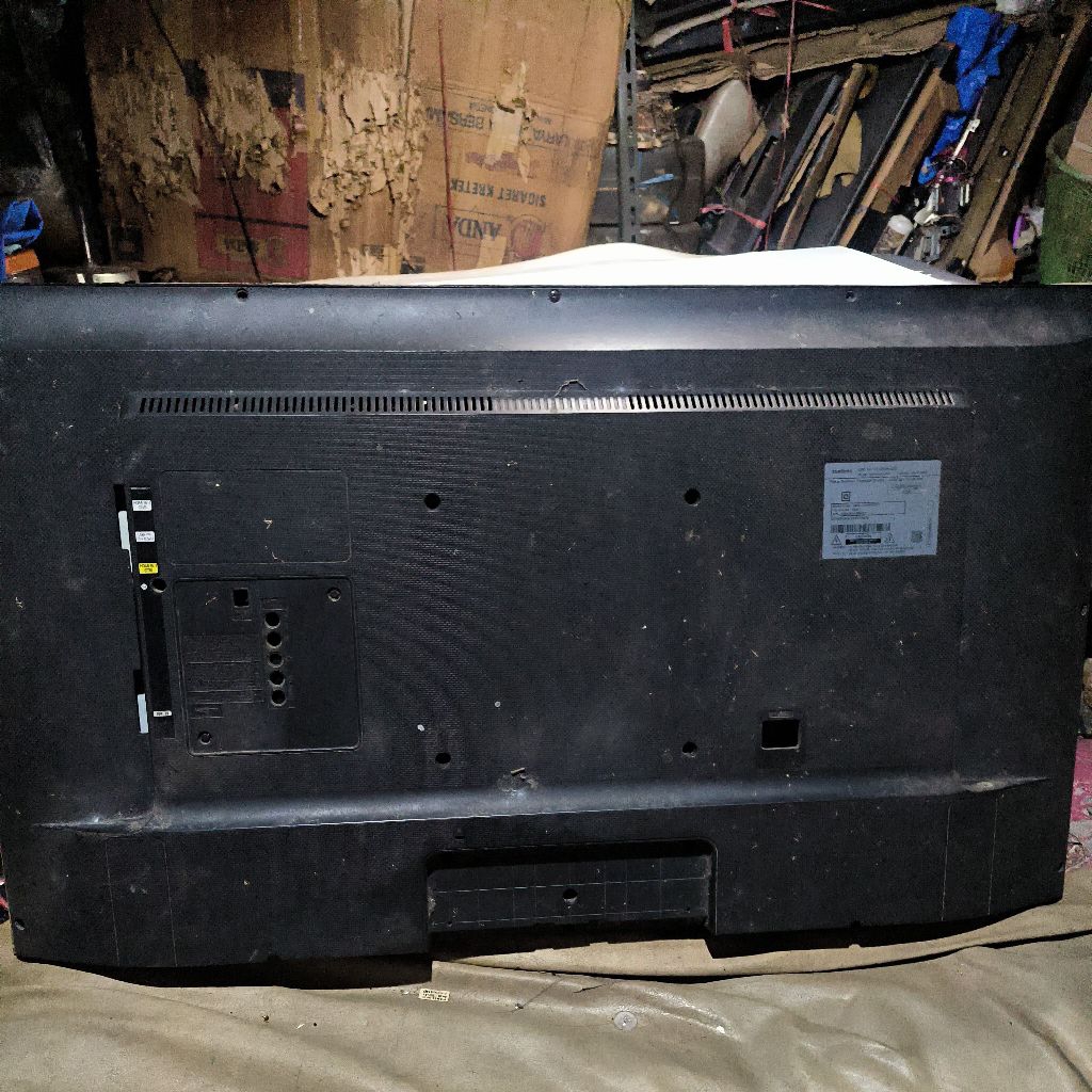 casing tv Samsung ya 40j5000 original ( bekas )