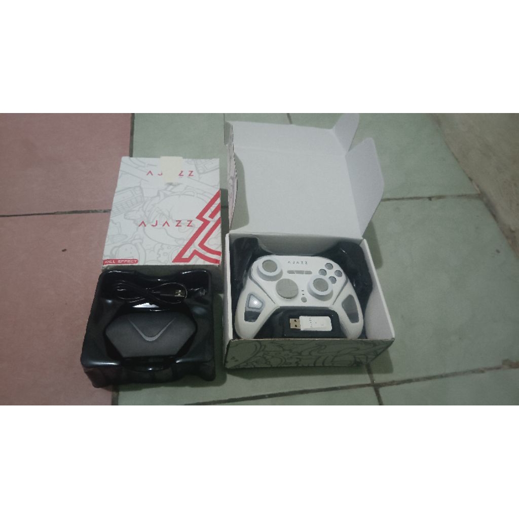 AJAZZ GP100 WHITE + DOCKING BLACK (SECOND) 100% NO MINUS