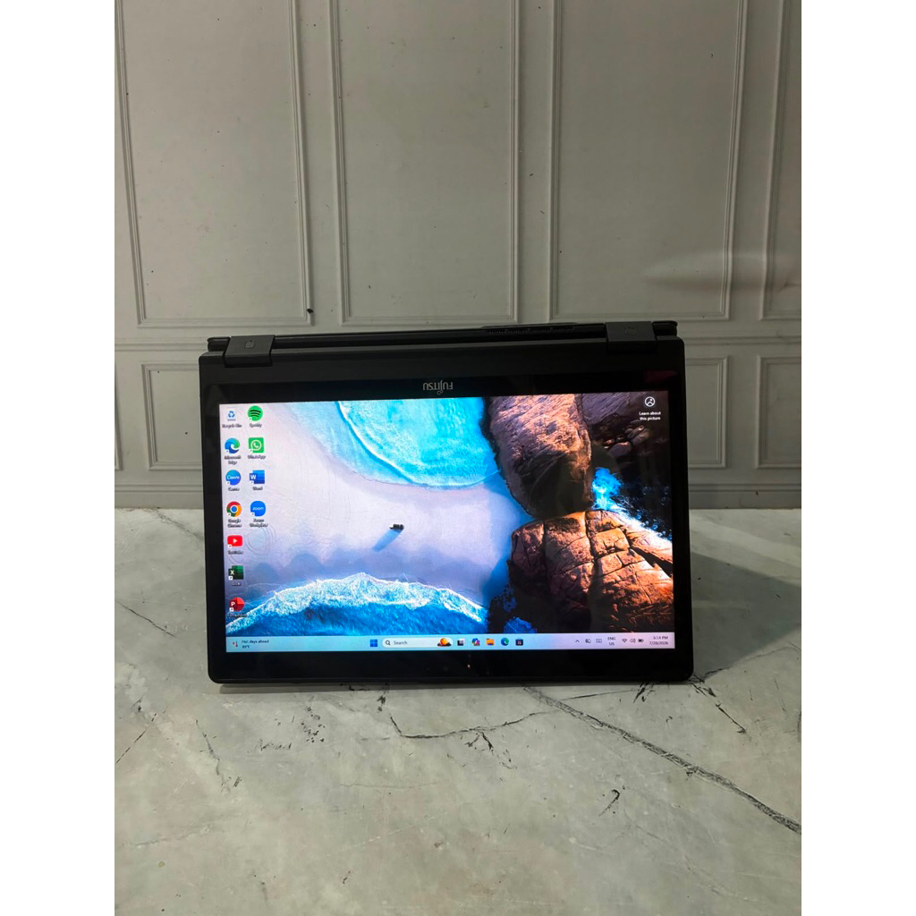 Fujitsu Lifebook P728 2in1 core i7 gen 8 touchscreen