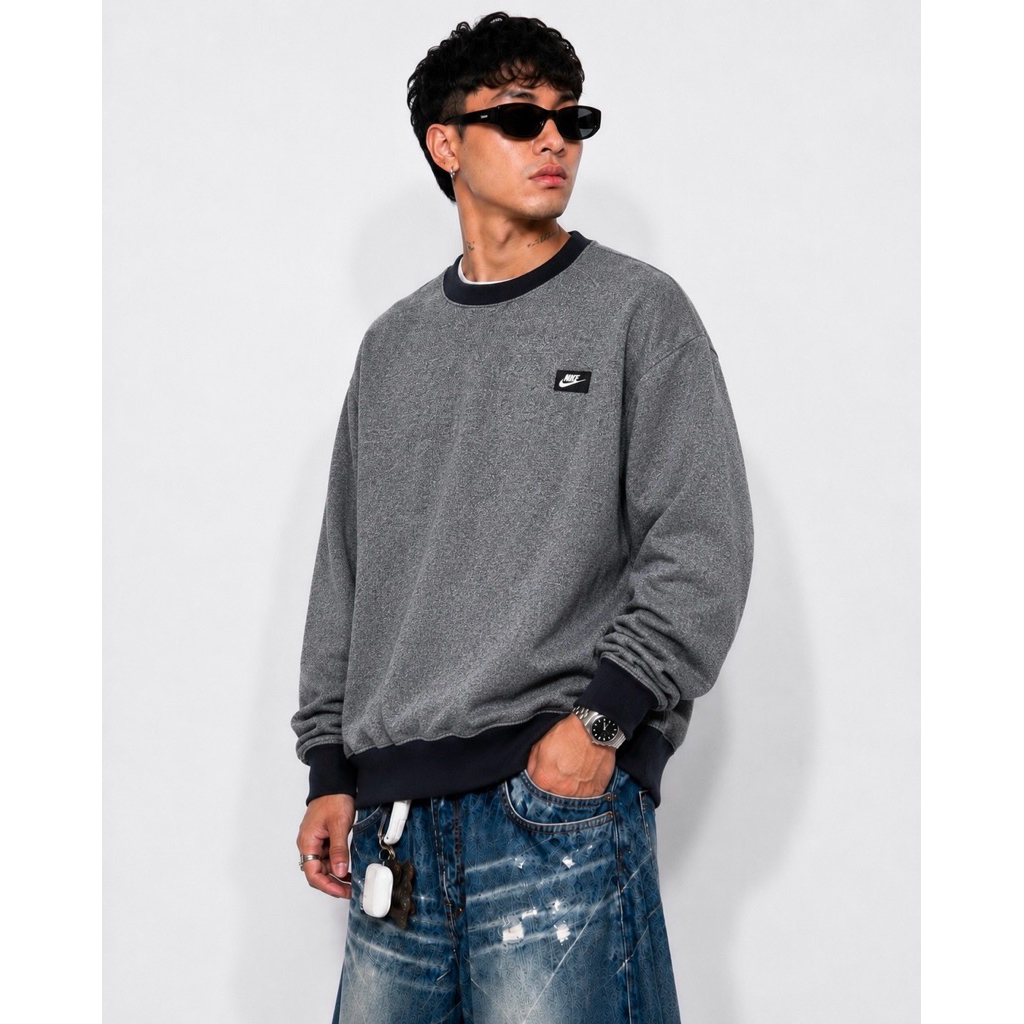 Nike Small Logo Box Crewneck Second ( Seperti baru ) 100% Original Size L