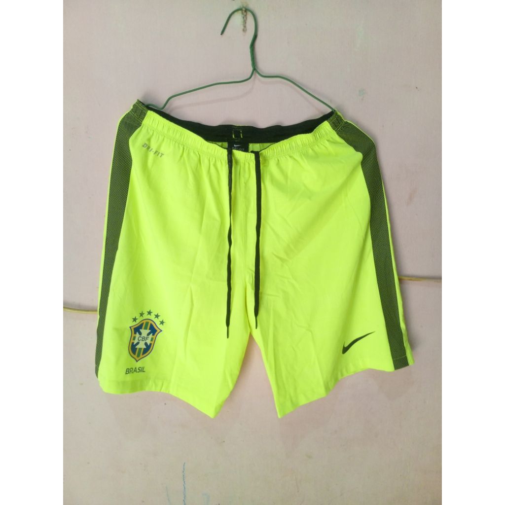Celana olahraga sepak bola nike
