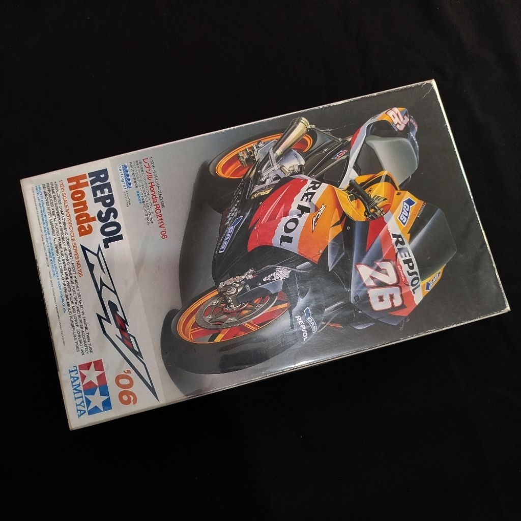 tamiya 1/12 repsol honda rc211v'06 + detail up parts