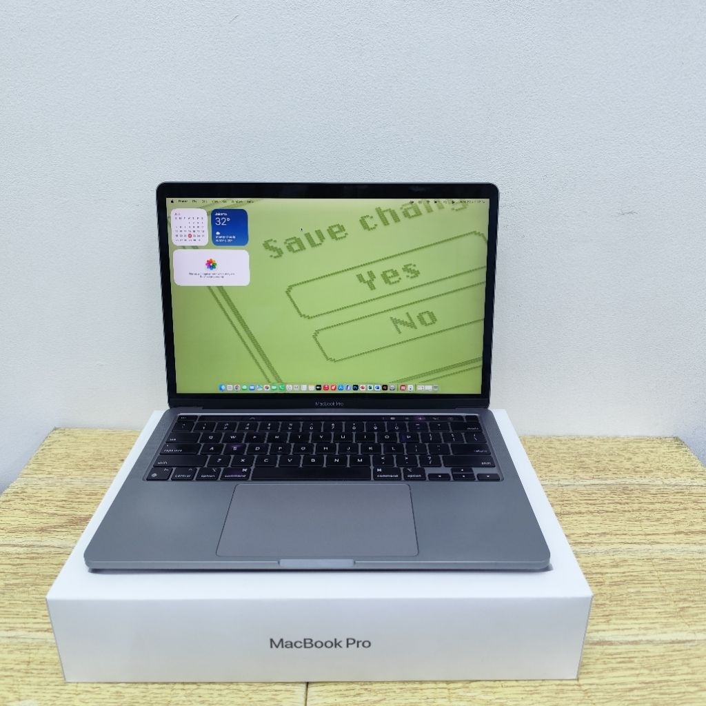 Laptop Second MacBook Pro 2022 Retina Apple M2 Ram 8GB Ssd 512GB