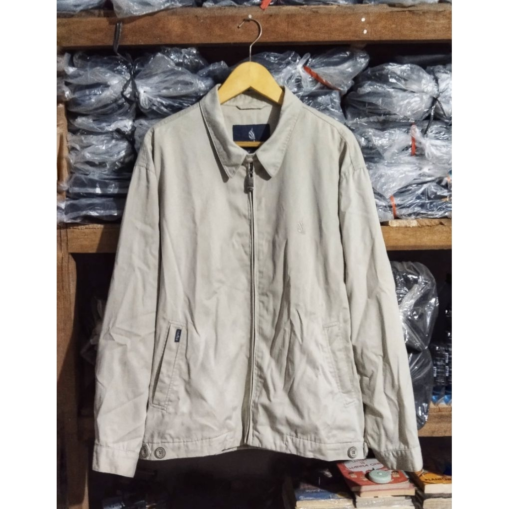 Jaket Kasual Berkerah Nautica