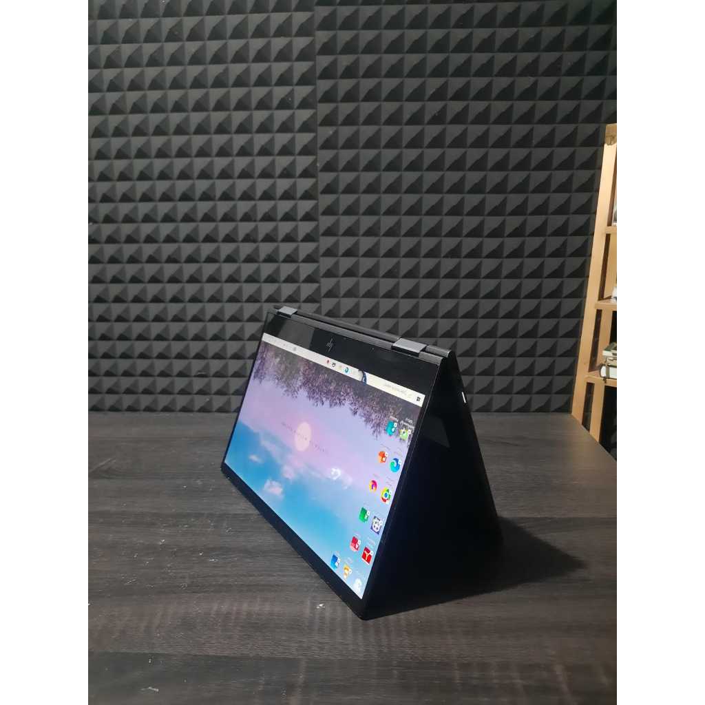 Laptop 2 in 1 Hybrid Premium HP Envy x360 Convertible Ryzen 7 3700U