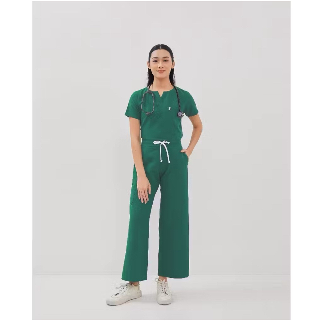 Scrub Snug flare med green Size S