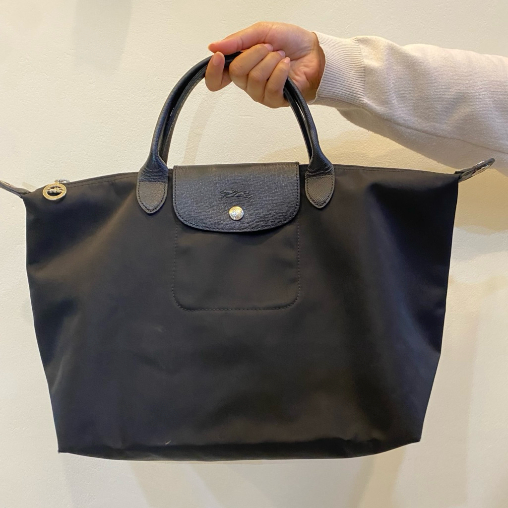 (Preloved) Longchamp Authentic/Original Tas Tangan Medium Long Handle dengan Desain Elegan