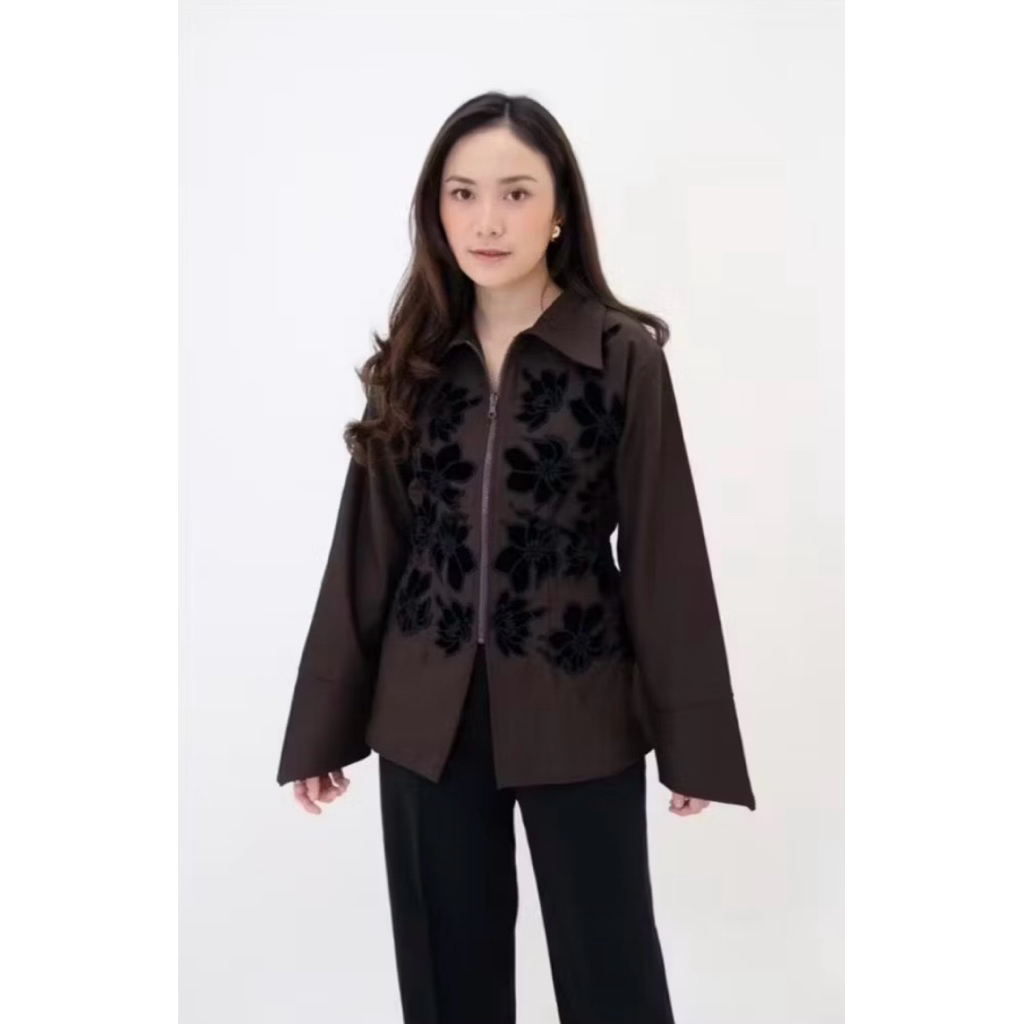(PRELOVED) Studio Tui Fresha Shirt in BLACK