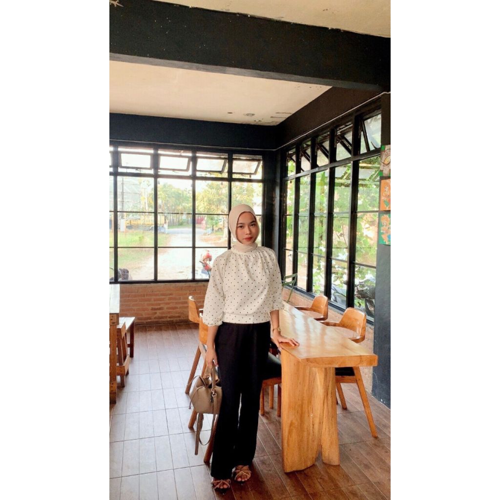 blouse polkadot hitam putih