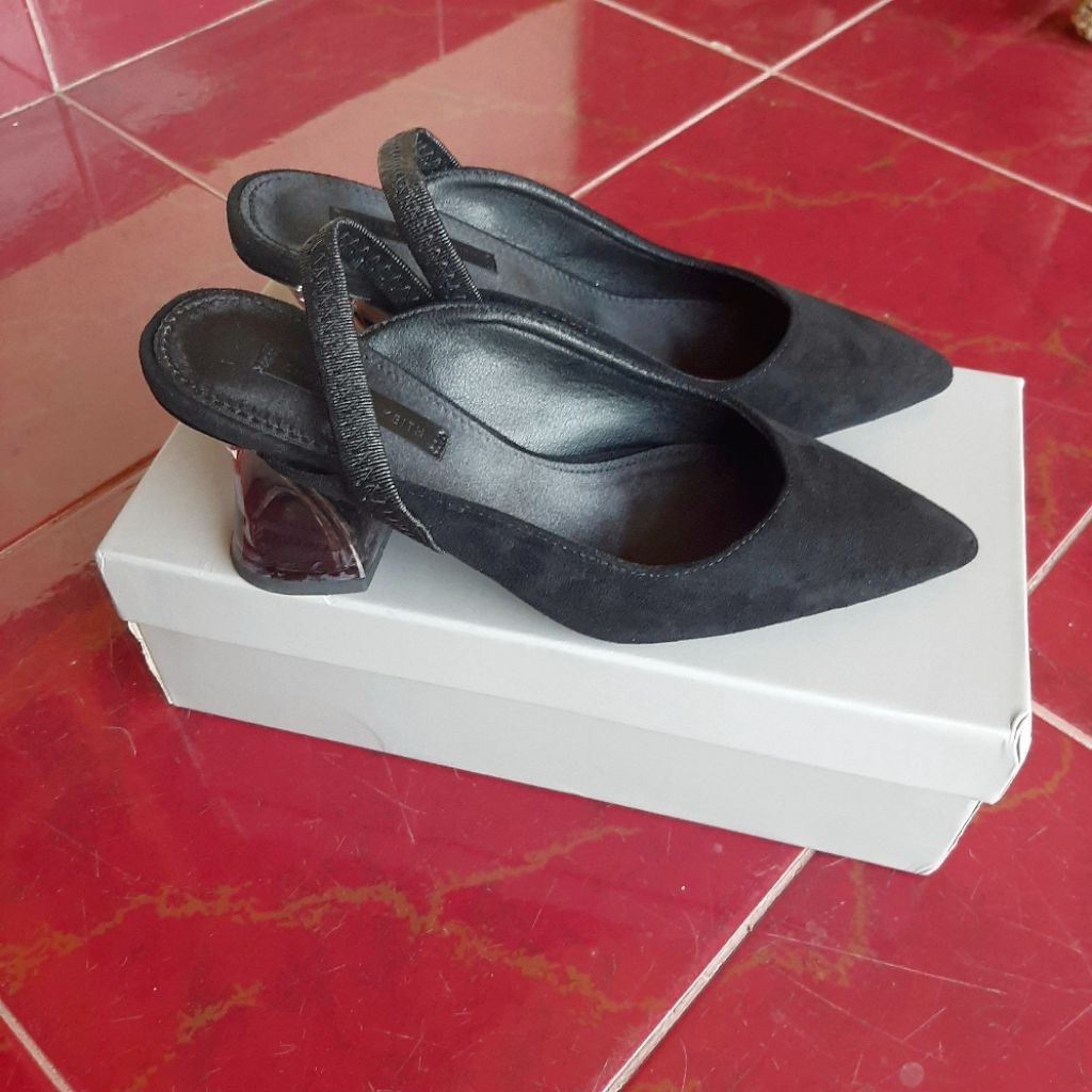 (preloved) high heels hitam acrylic 7cm