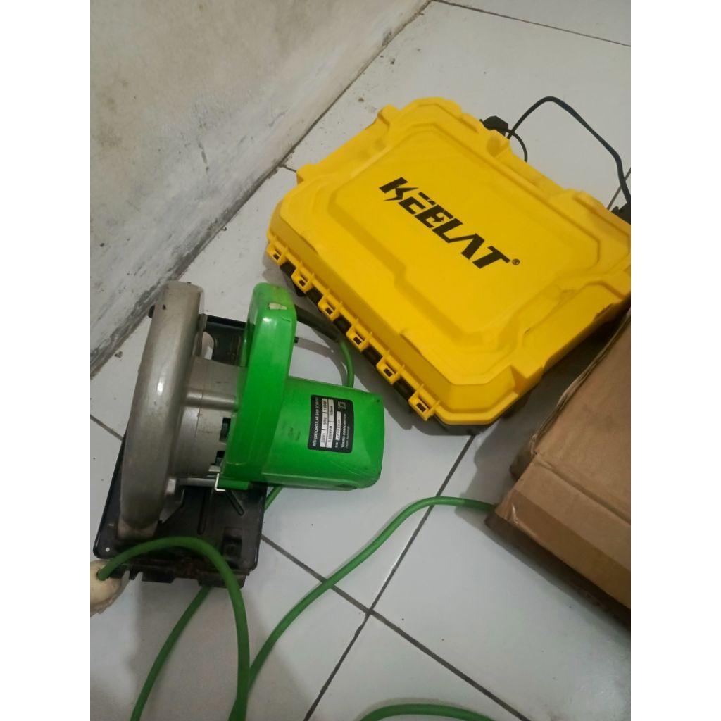 Bor batre KELAT tipe kcd012 dan circular saw merek RYU