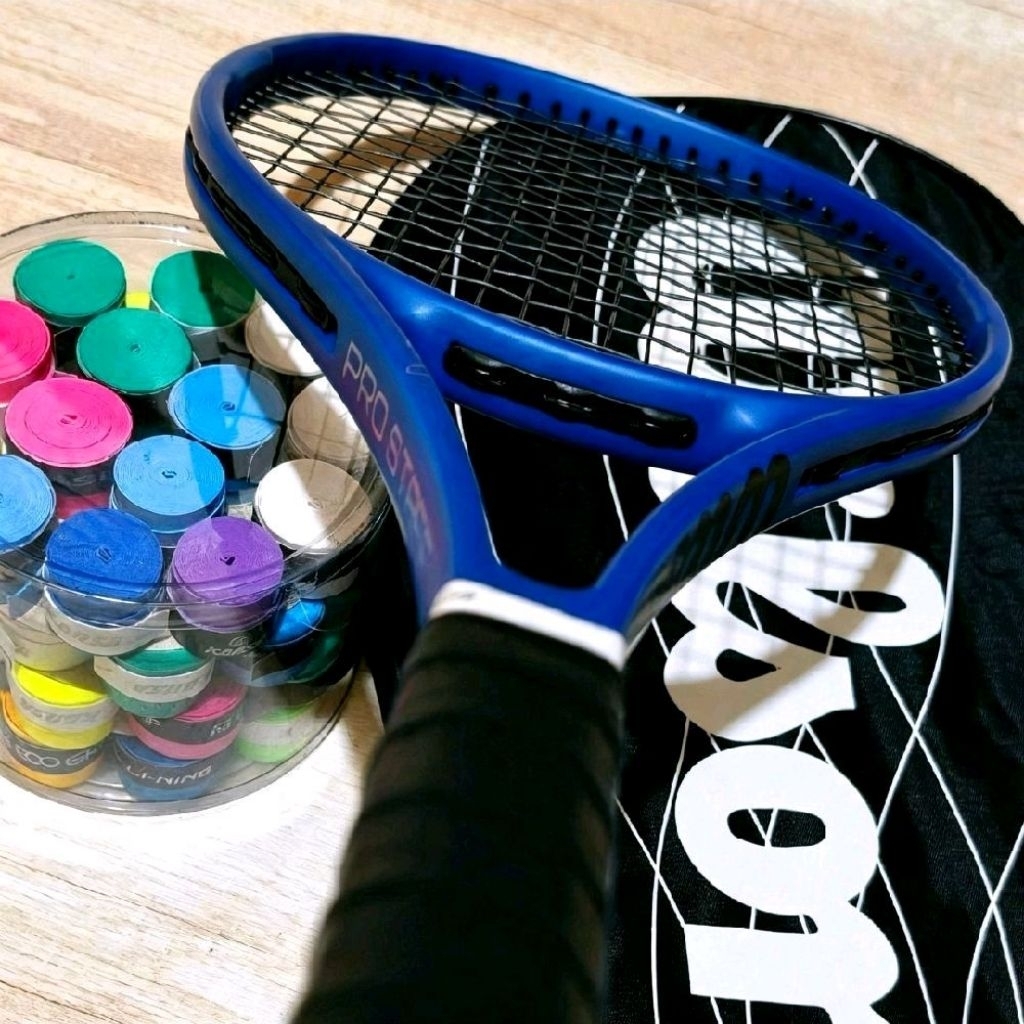 RAKET TENIS LAPANGAN PROSETAFF 97SIAP PAKAI PLUS TAS DAN GRIP