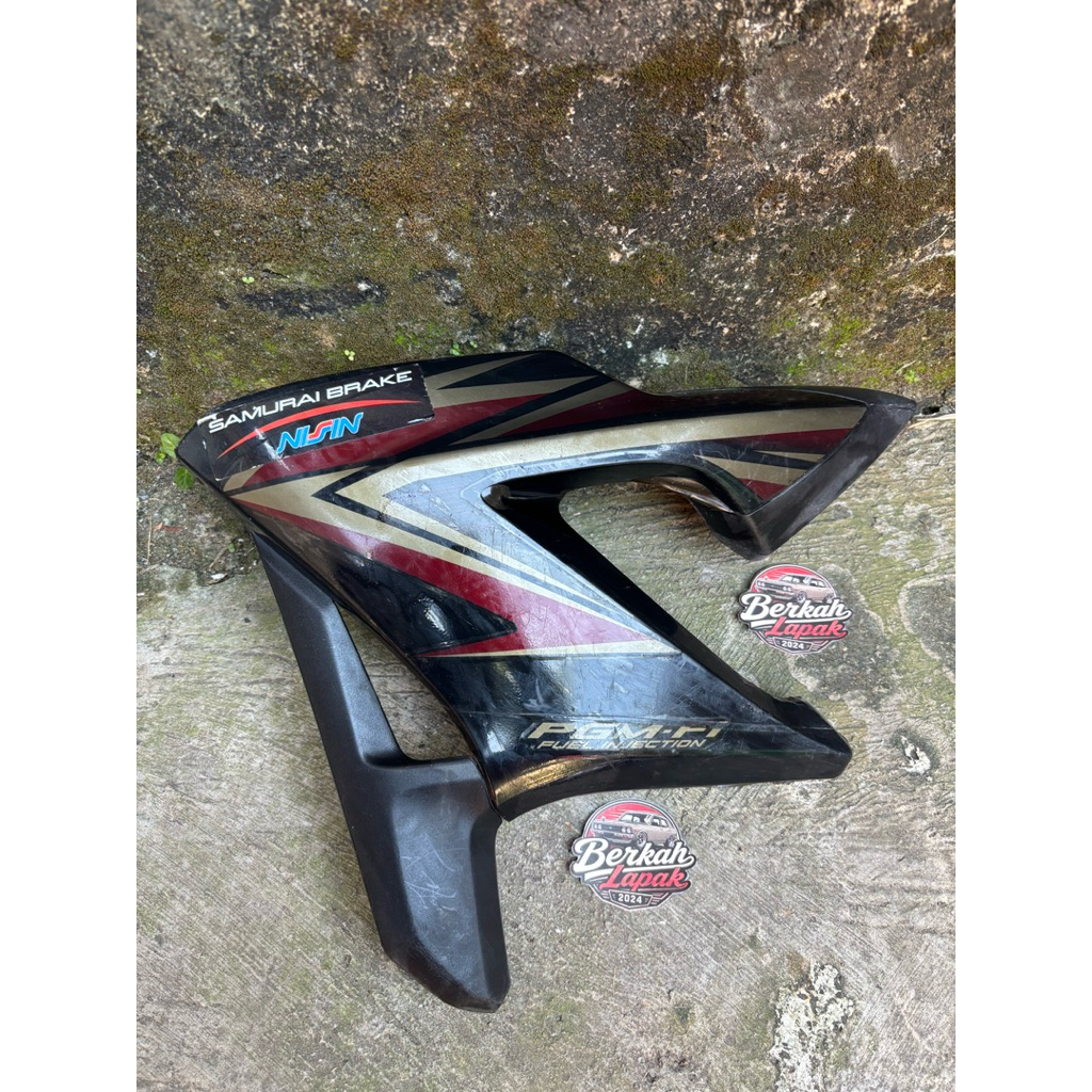 sayap tangki kiri cover tangki honda cb150r old original