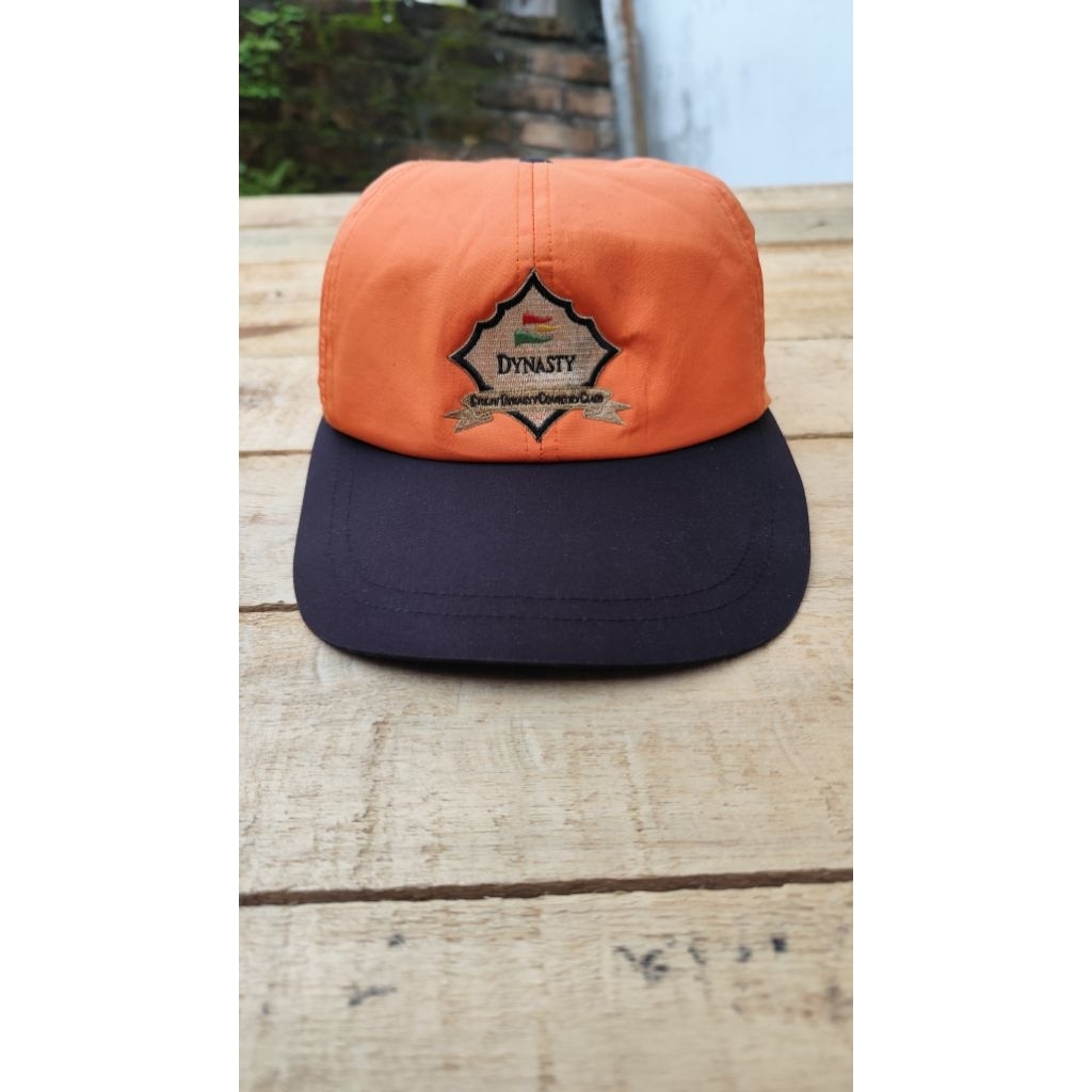 topi golfer
