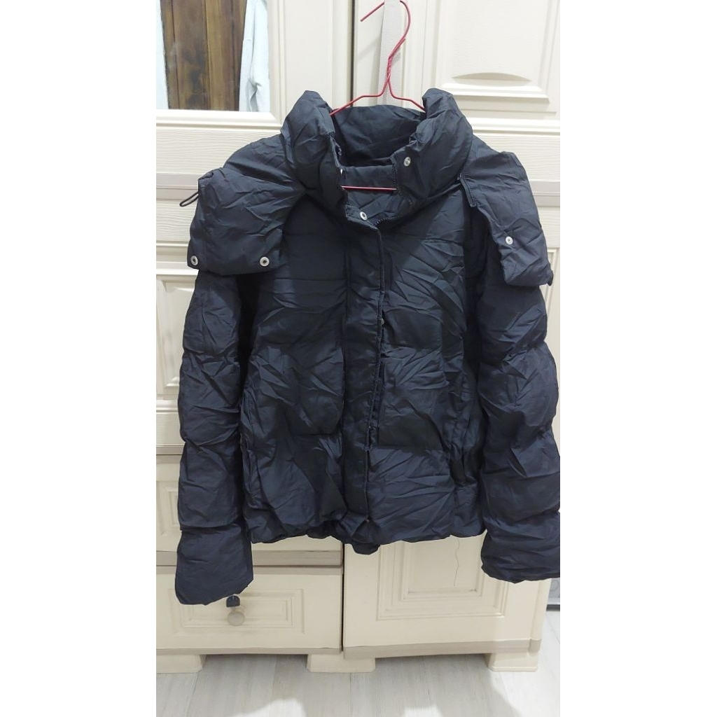 GU Puffer Jacket Hitam