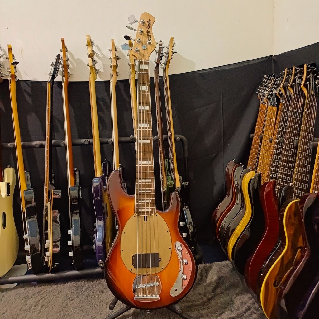 Bass Elektrik 5 String Musicman StingRay... Bass Elektrik Musicman StingRay Senar 5