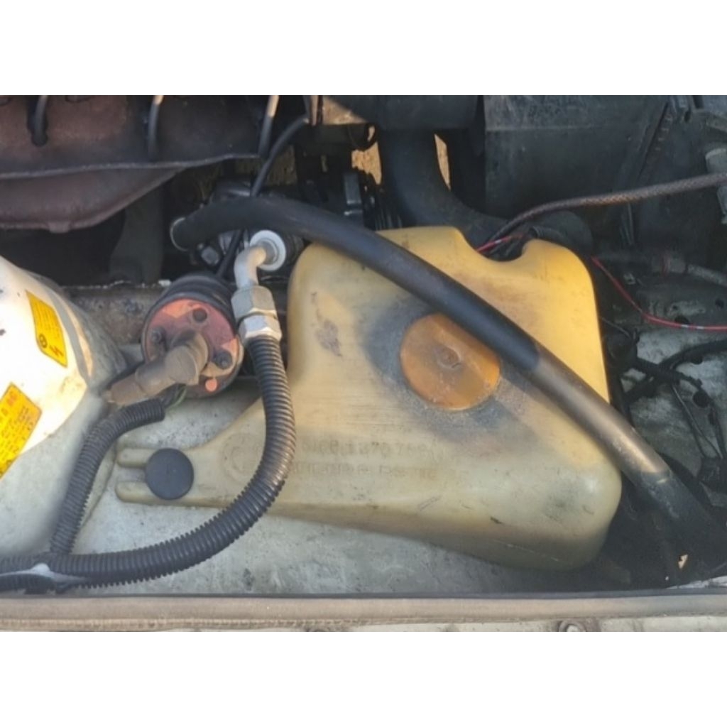 tabung wiper E30 1set terdiri dari tabung,tutup,motor wiper