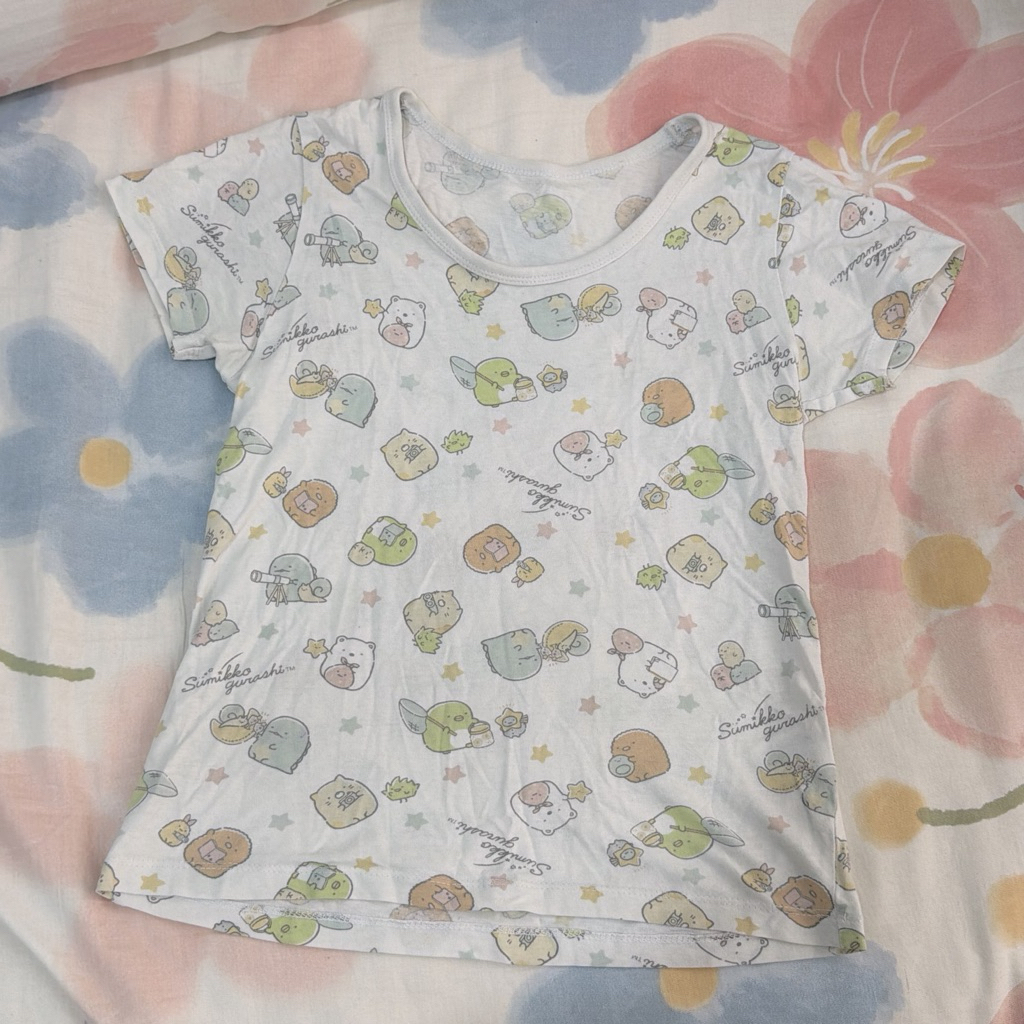 Atasan kaos sumikko gurashi