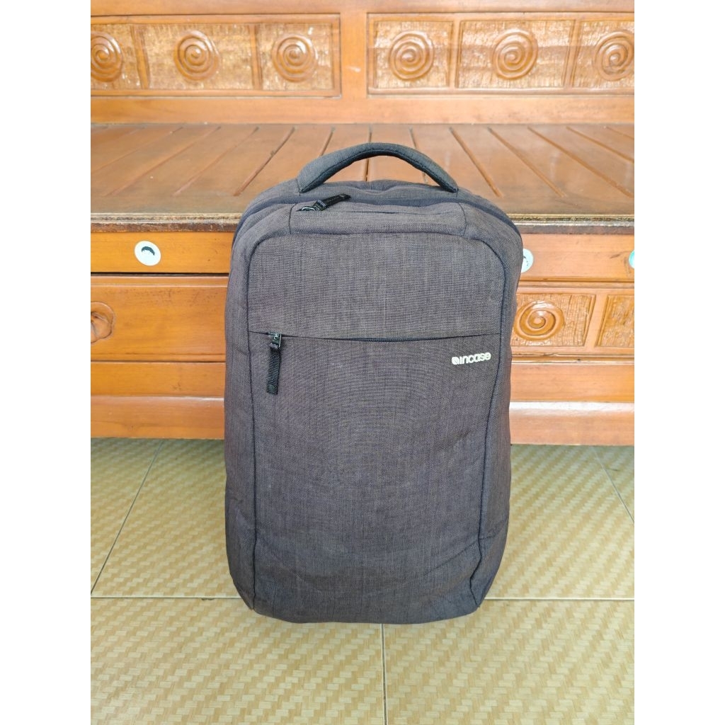 Tas Ransel Incase (preloved)