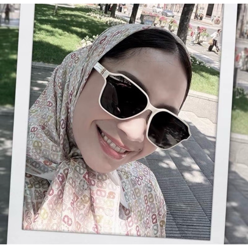 HIJAB SEGIEMPAT MOTIF BUTTONSCRAVES Nagita series Dubai series Singapore series Mermaid series Seoul