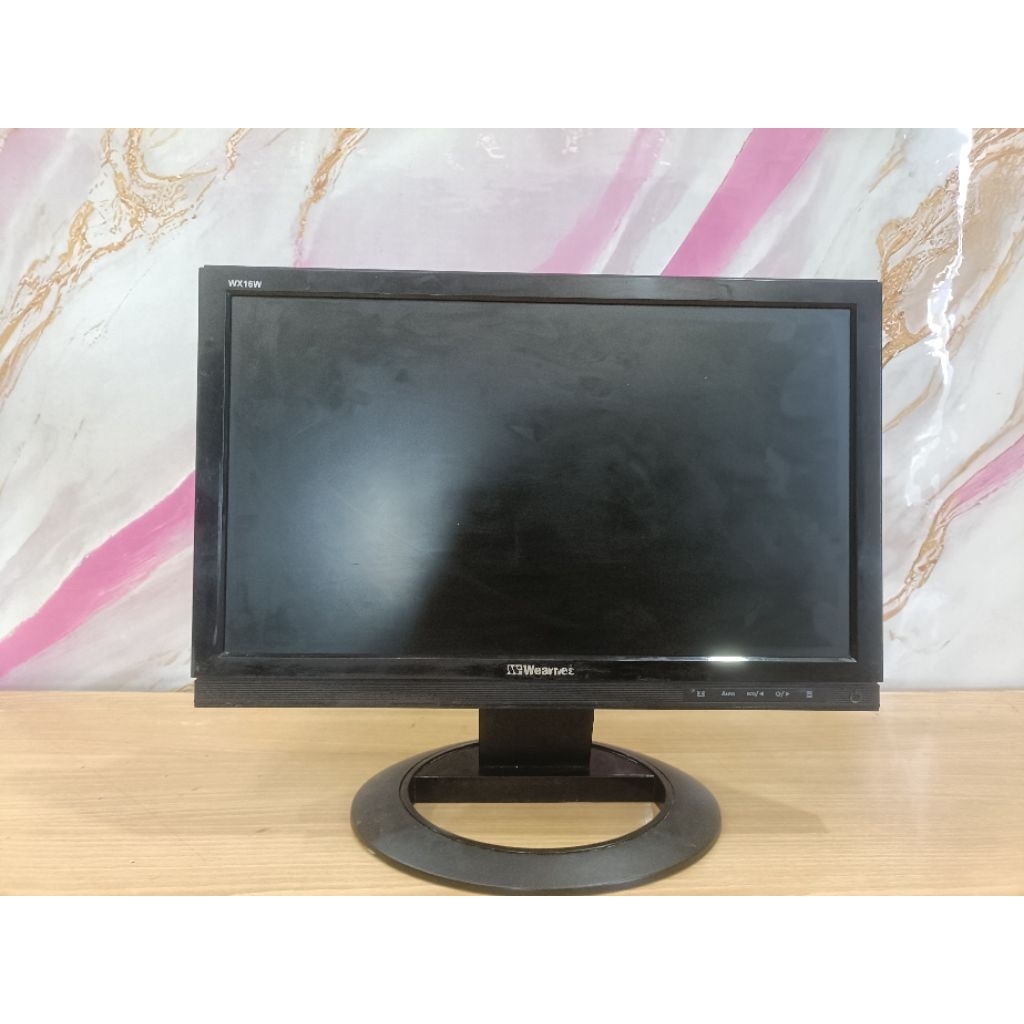 Monitor LCD Wearnes 16 Inch WX16W Widescreen Bekasi seperti baru