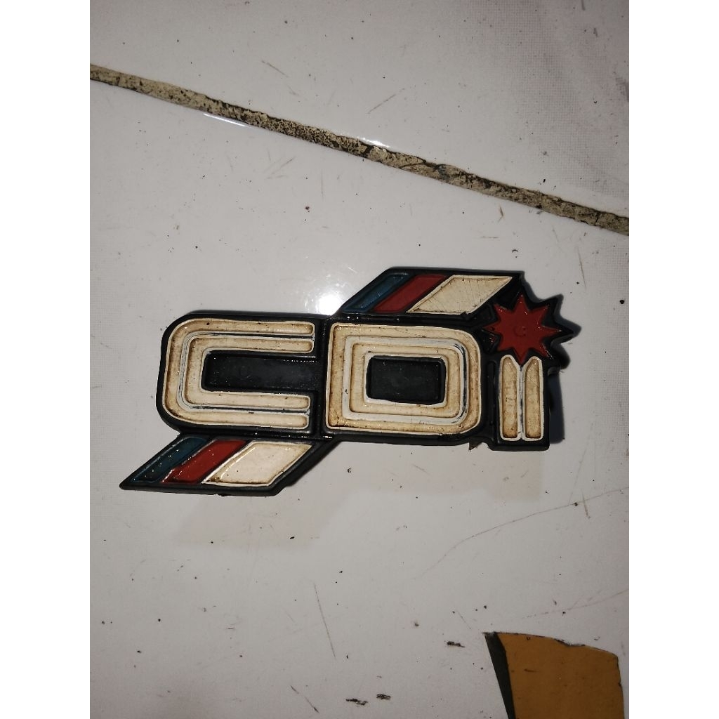 emblem logo tepong kempol tutup aki yamaha v80 v80 robot excellent original