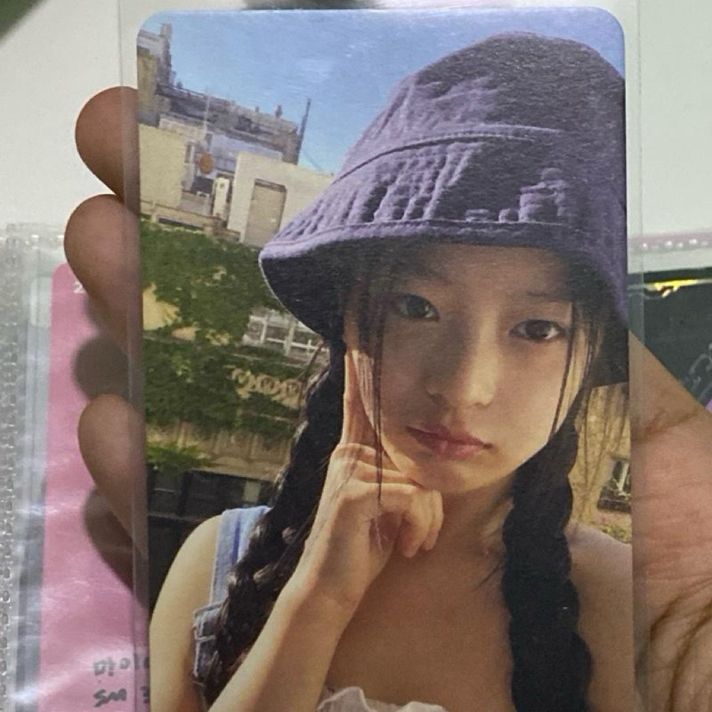photocard hanni official