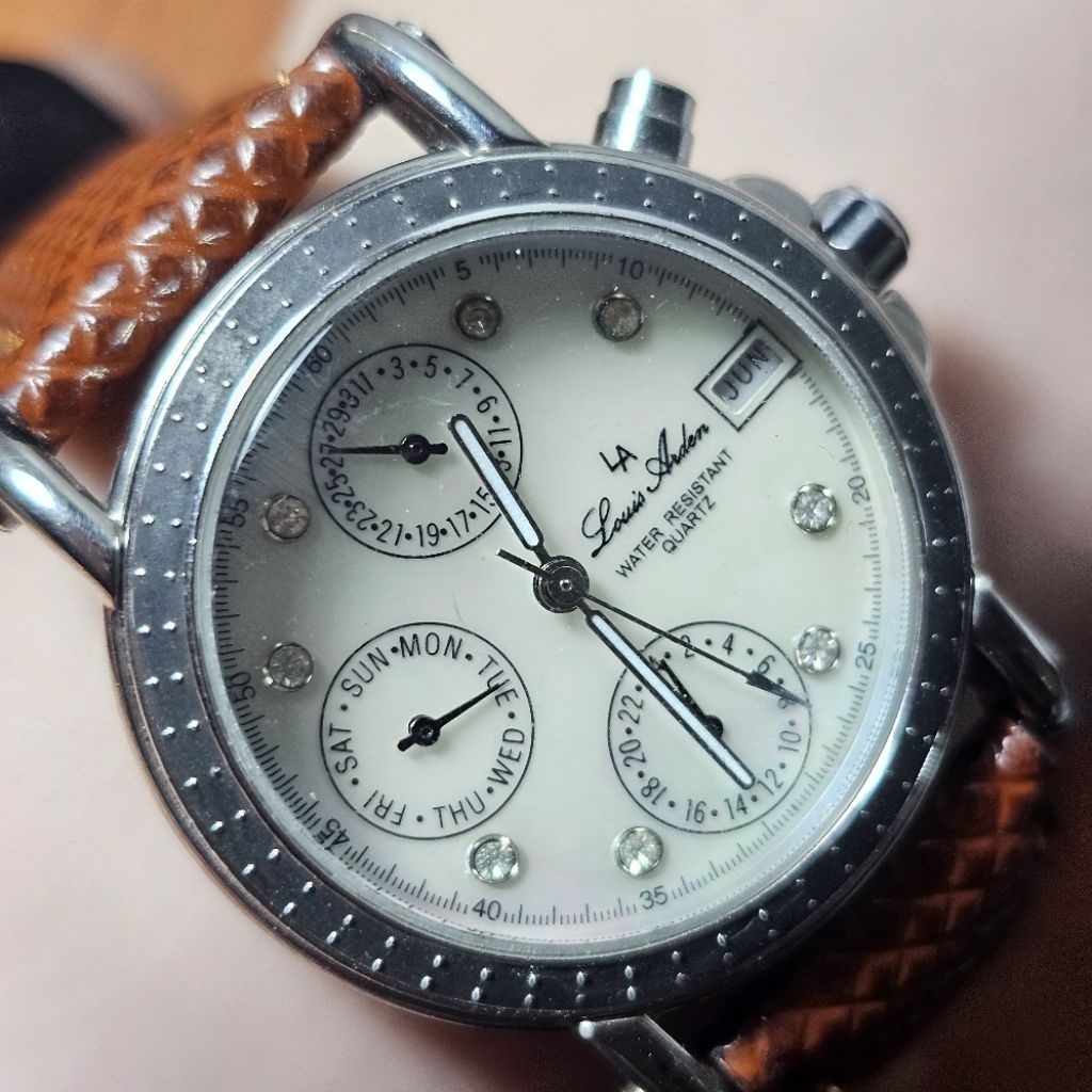Jam Louis Arden Triple Subdial Silver Diamond White Bekas