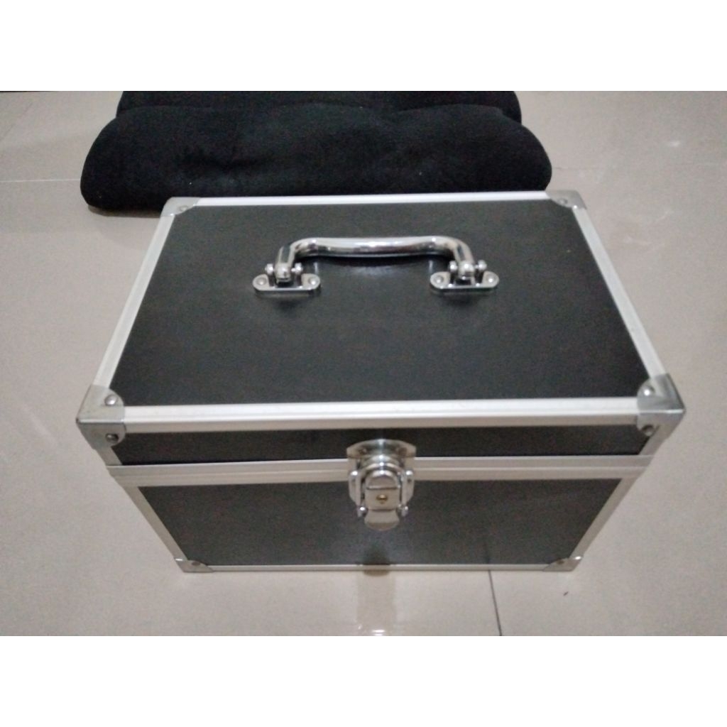 Preloved Beauty Case