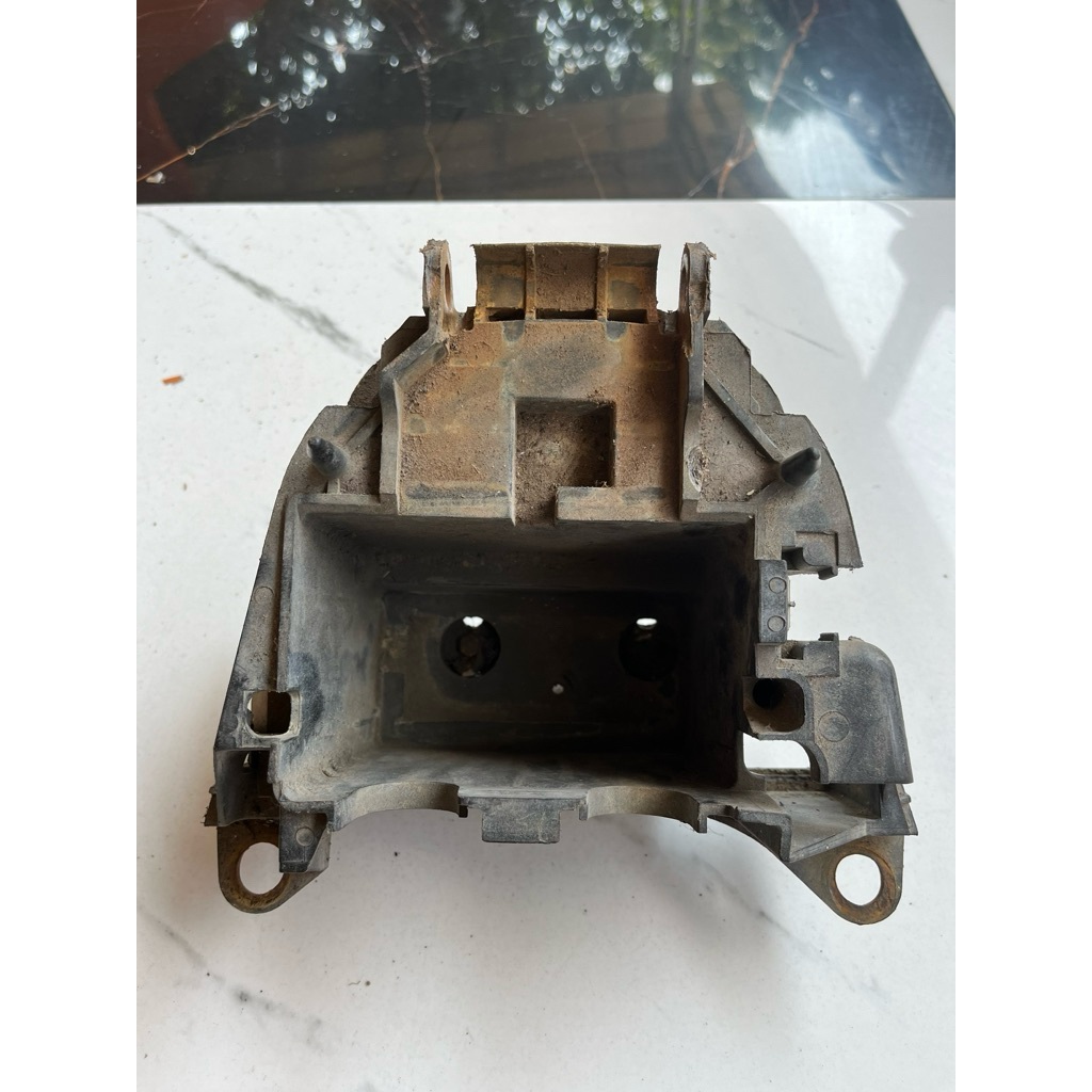 bok dudukan aki Yamaha jupiter mx old 135 copotan (ORIGINAL)