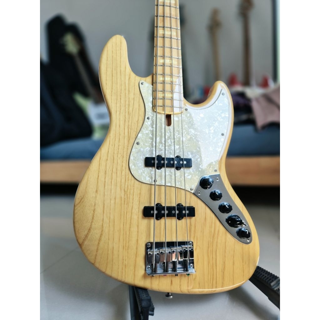 Jual Bass Sire V7 1st Gen no 858
