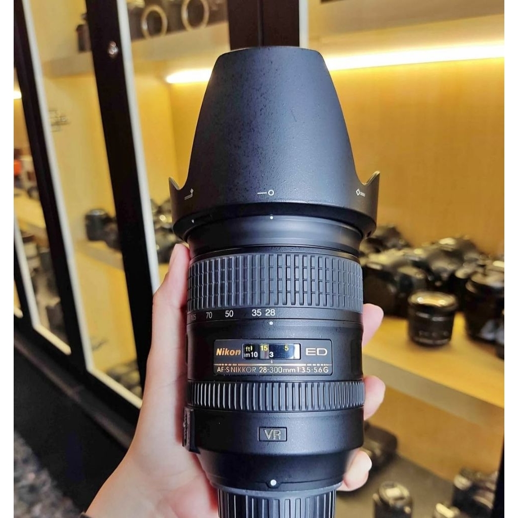 Nikon 28-300mm VR  lensa nikon afs 28-300mm