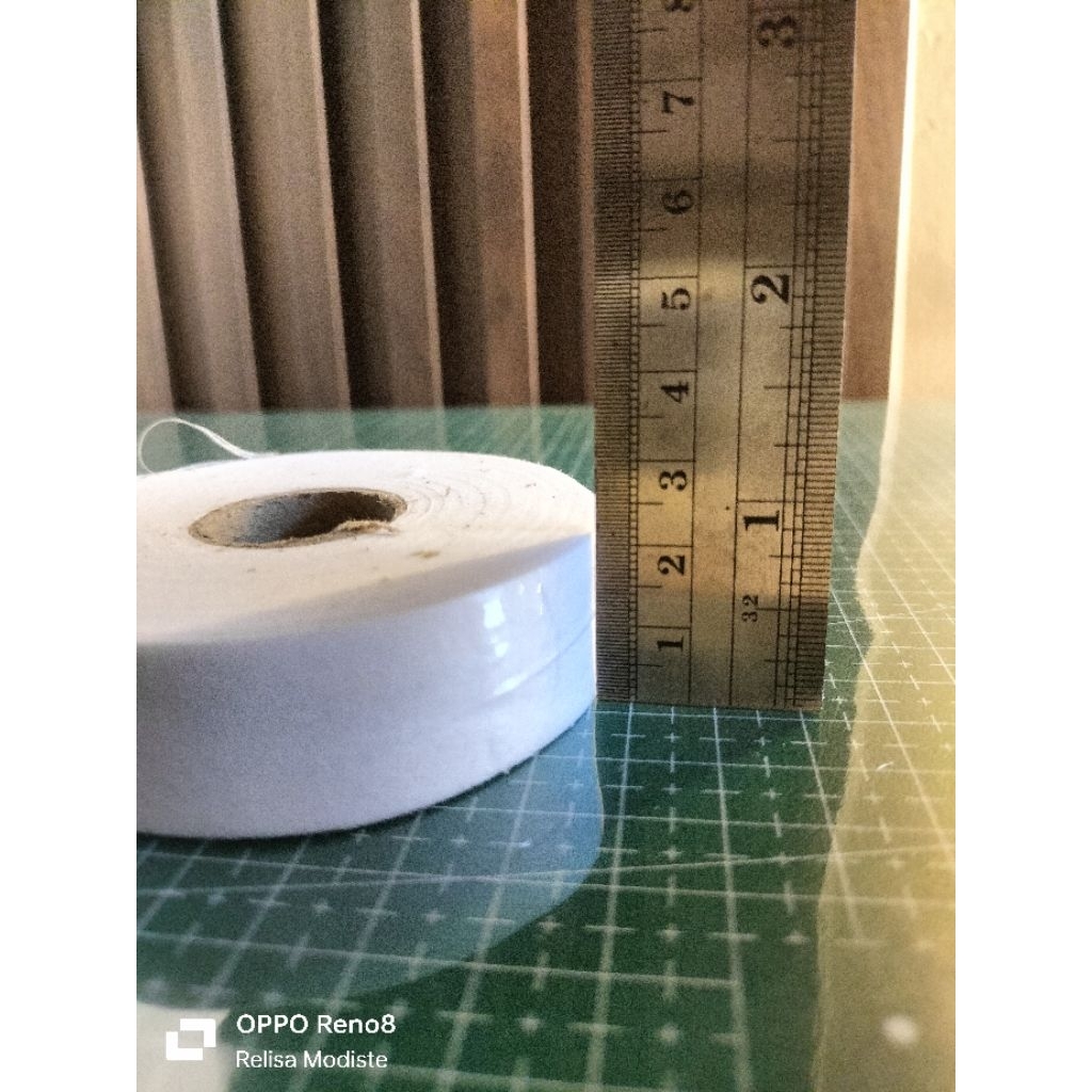 kain keras Vislin per roll