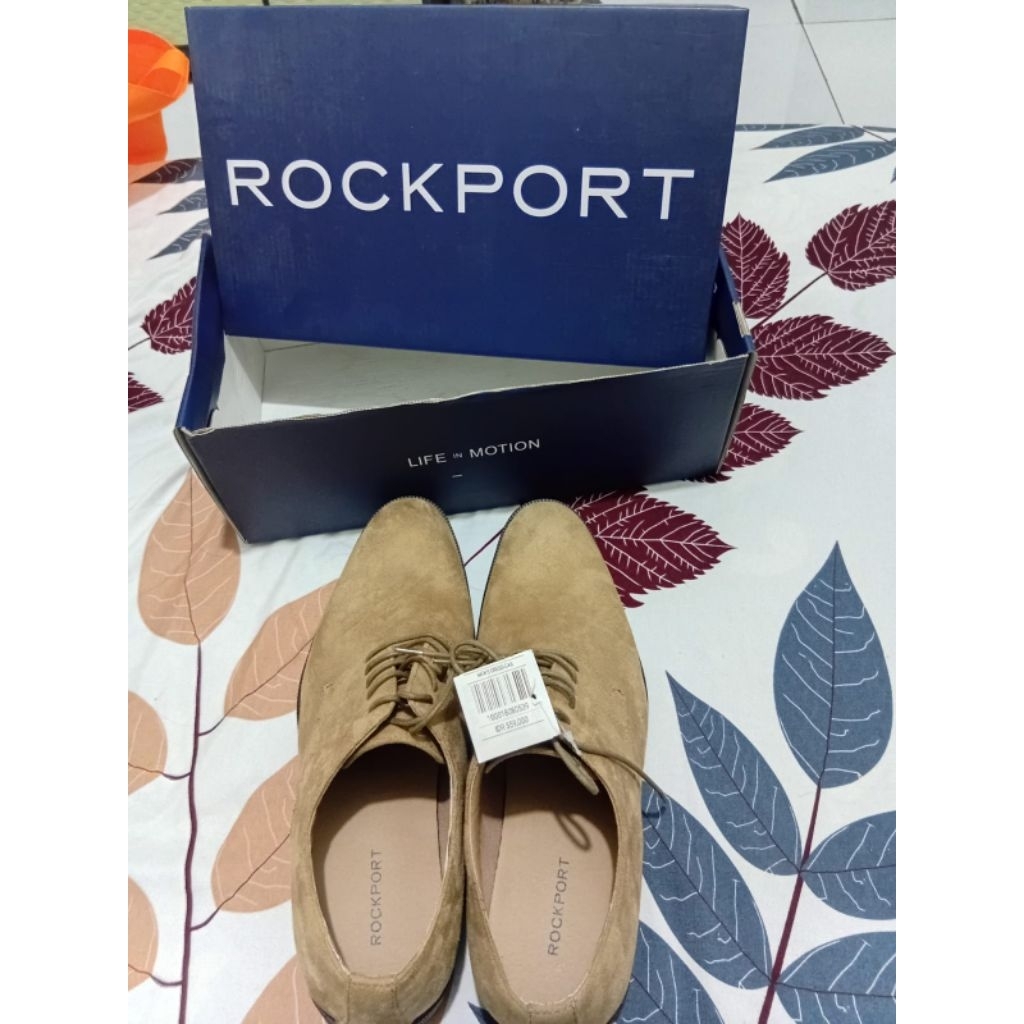 Sepatu pria fantopel merk Rockport