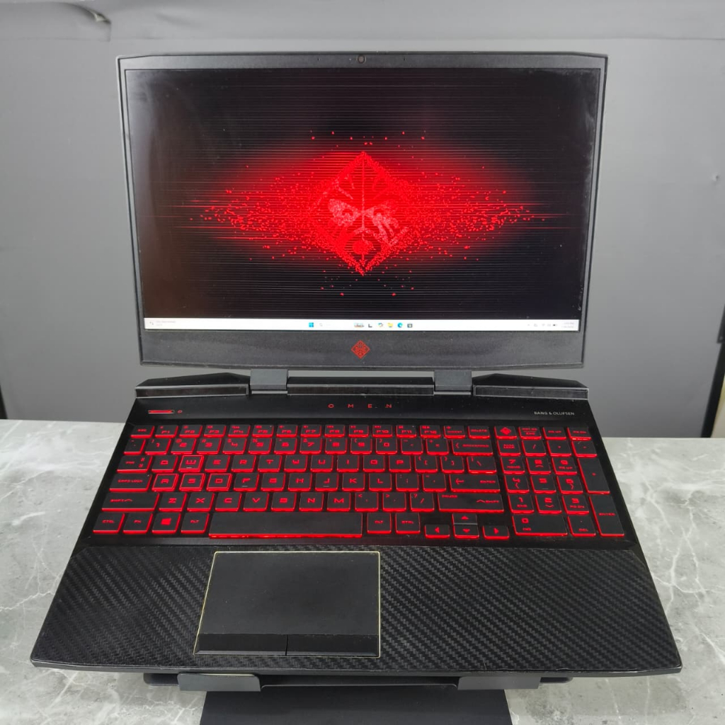HP OMEN 15-dc0035TX Gaming Intel Core i7-8750H NVIDIA GeForce GTX 1070 8GB RAM 16GB SSD 512GB Layar 