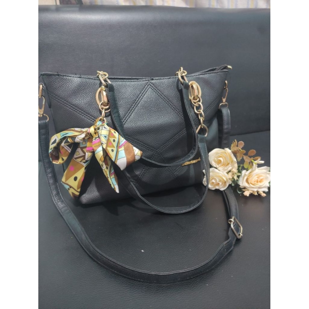 PRELOVED Tas merk iMaroon warna hitam