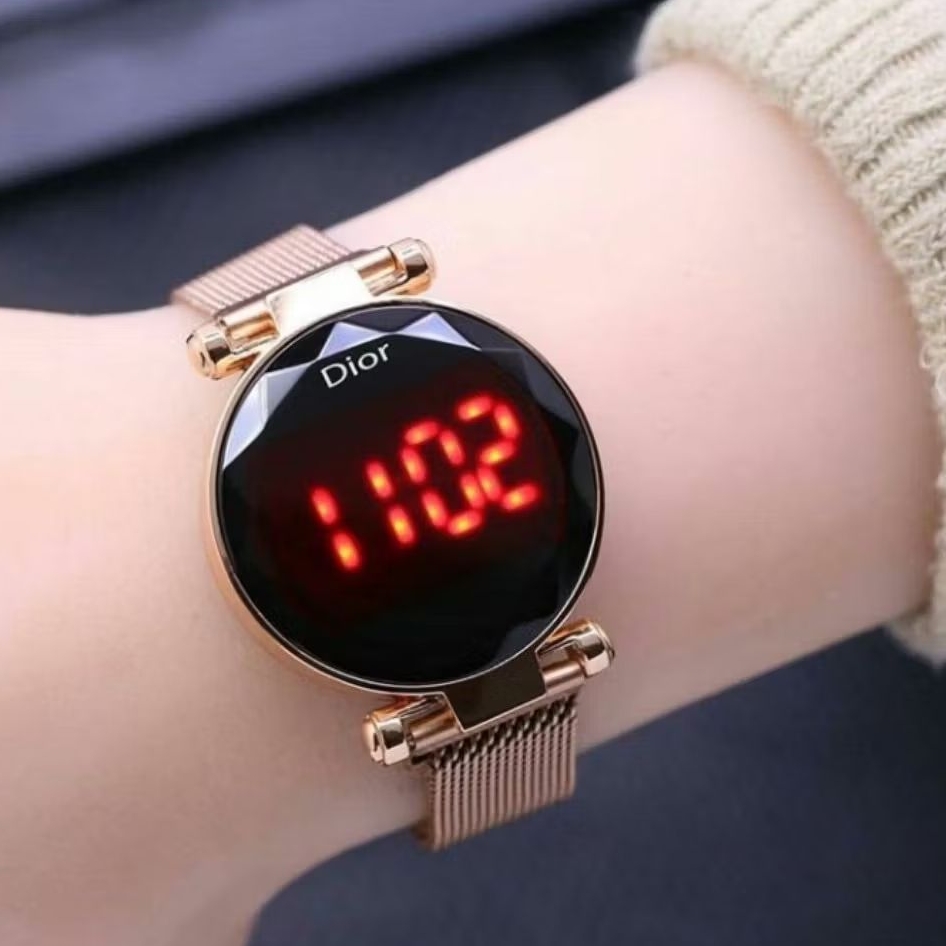 Jam Tangan Wanita LED Digital Terbaru Digital Strap Magnet/jam tangan LED wanita tali magnet
