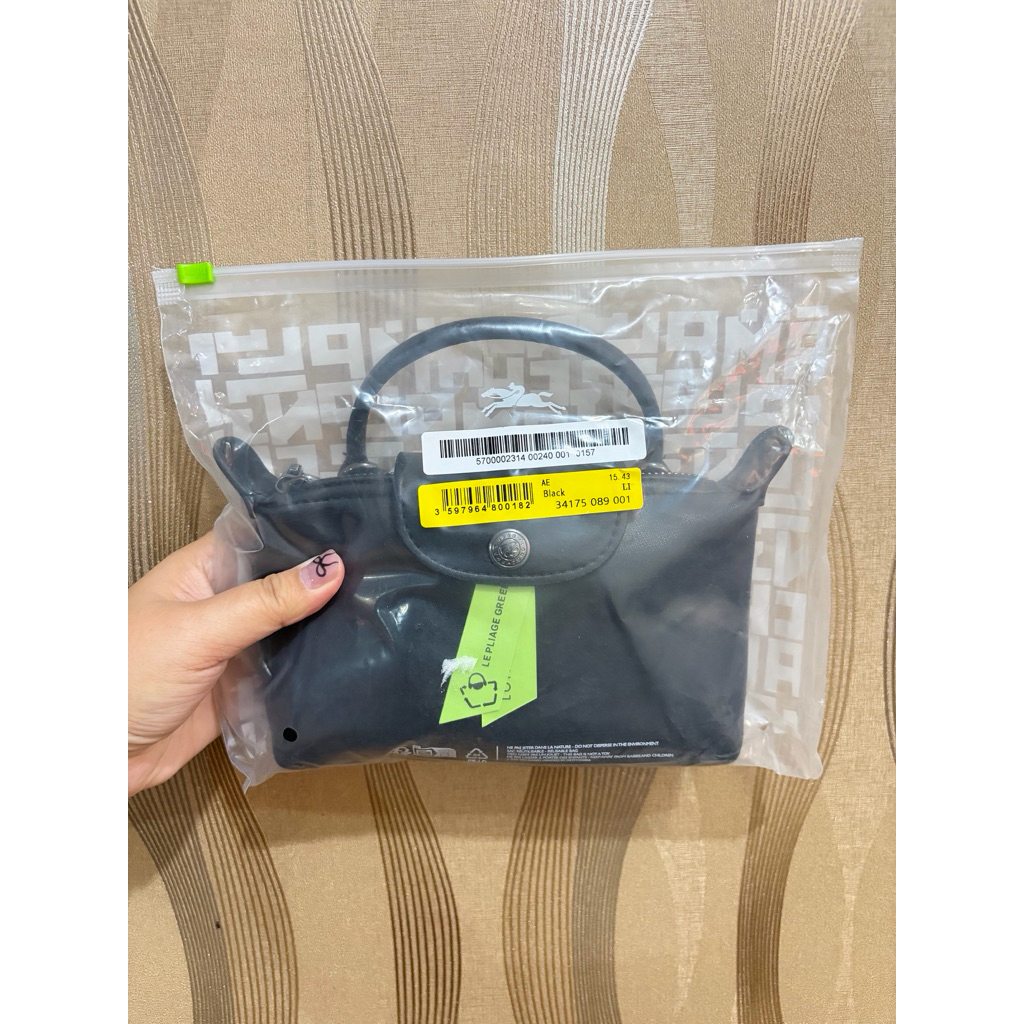 LC Cuir Asli Kulit
