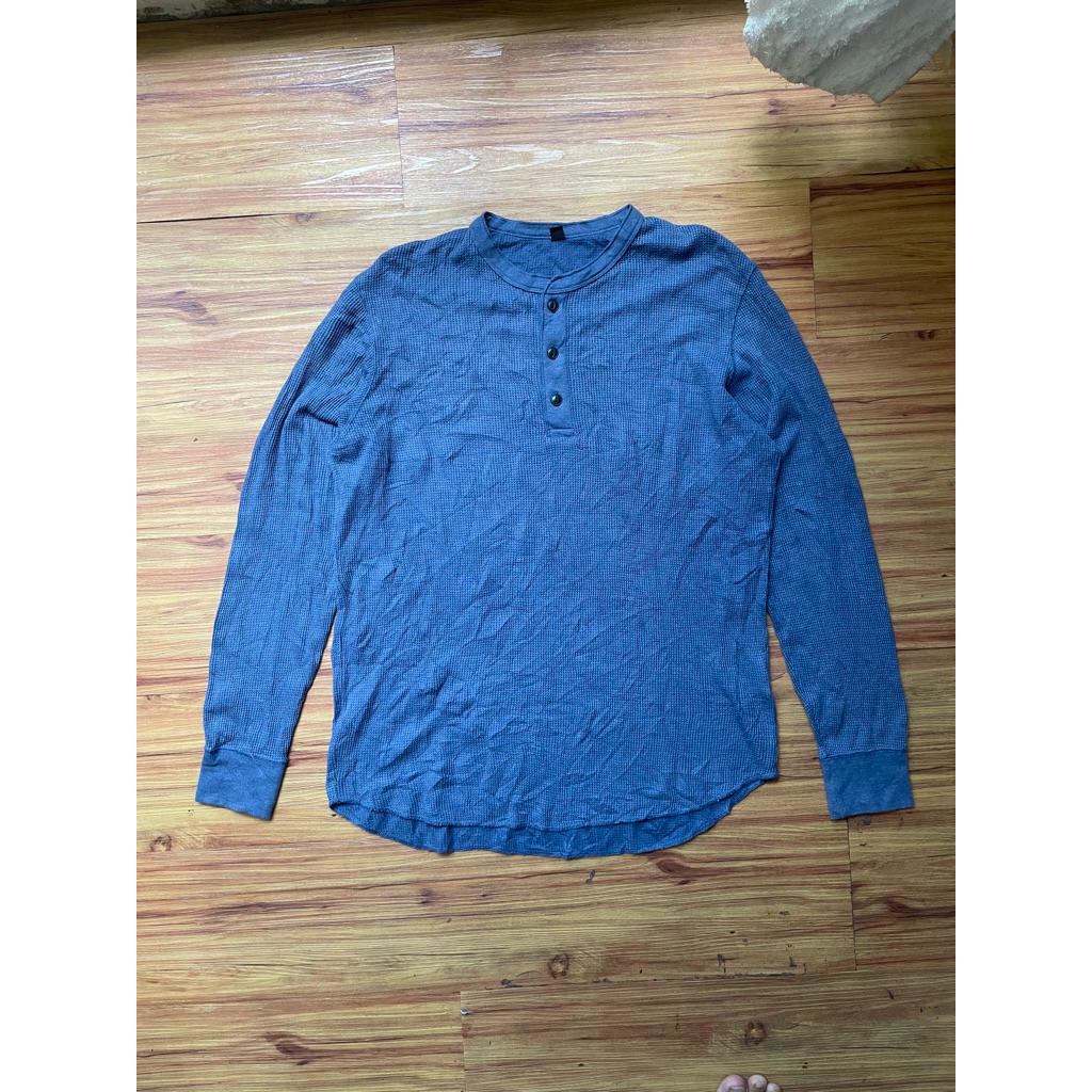 Uniqlo Henley Waffle Shirt