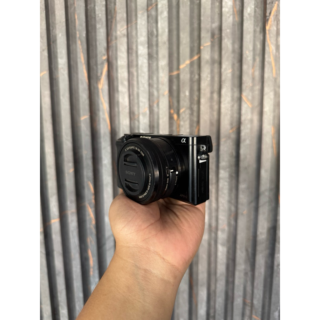 [KAMERA MIRRORLESS] SONY A6000 BLACK MULUS SECOND BERGARANSI ORIGINAL