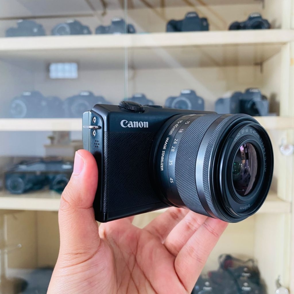 Canon M200