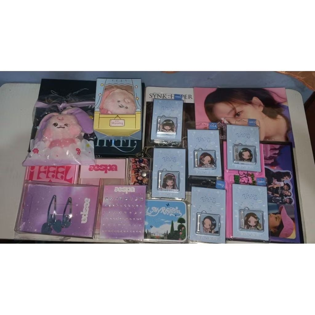 album smini ofc hearts2hearts album solo mark stranger ver album solo jaehyun album gidle queen card