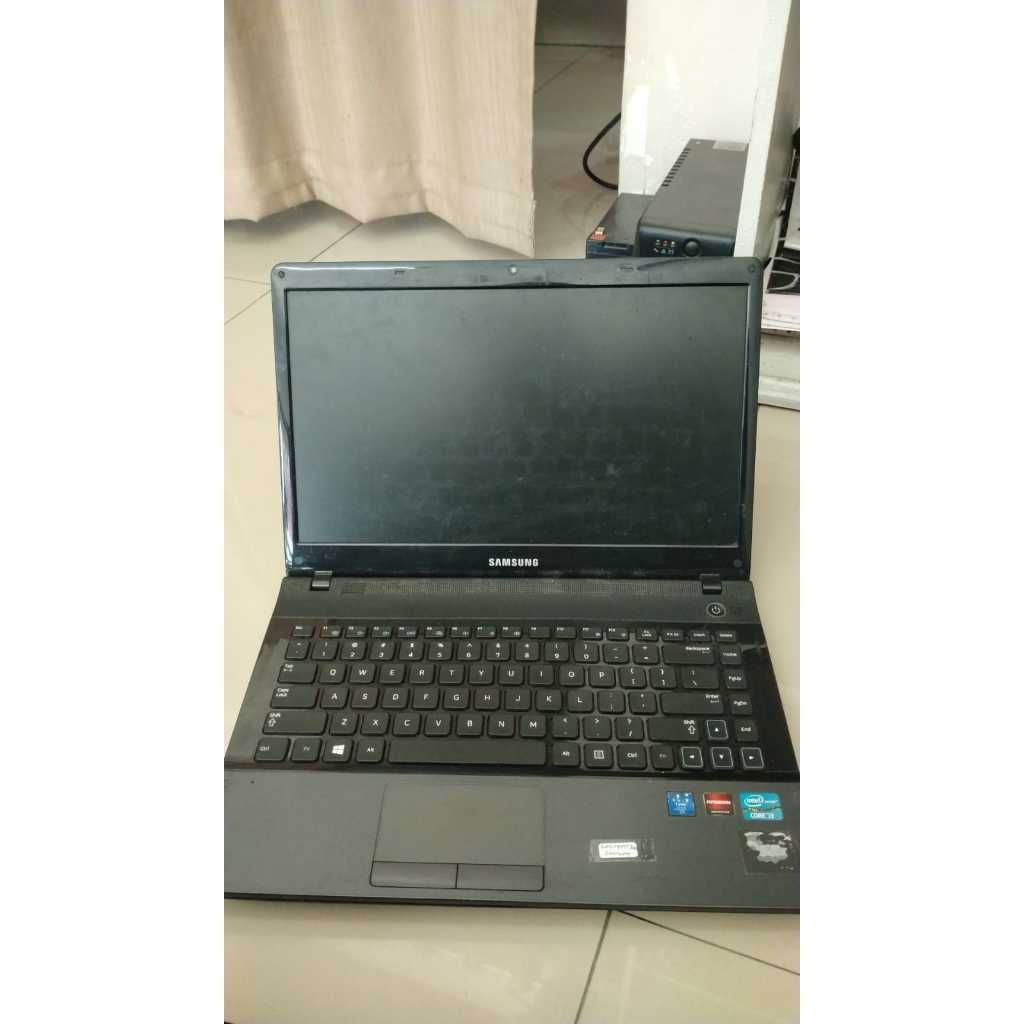 Kesing Case Casing Laptop Samsung NP300 NP300E NP300E4C NP300E4X NP300E4Z