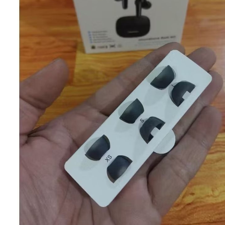 Karet Earbuds Soundcore R60INC