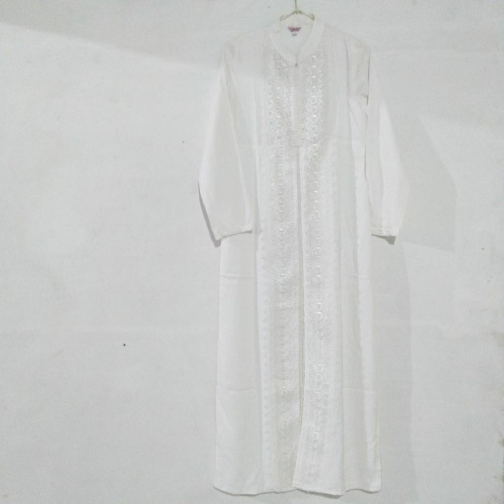 Gamis Putih Brukat Tile